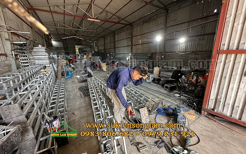 Sản xuất bán nhà bạt trong suốt