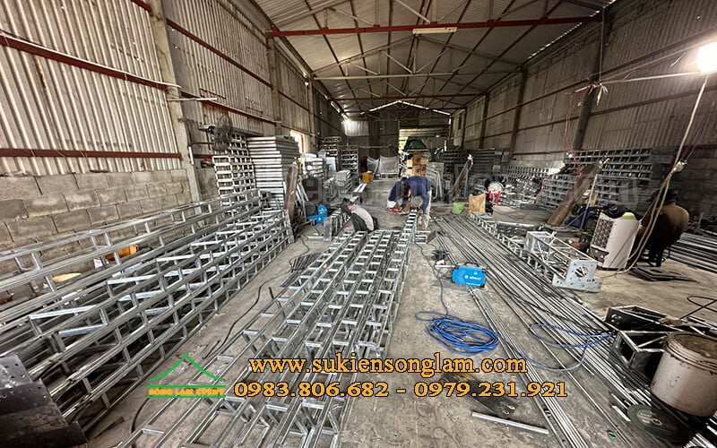 Sản xuất bán nhà bạt trong suốt
