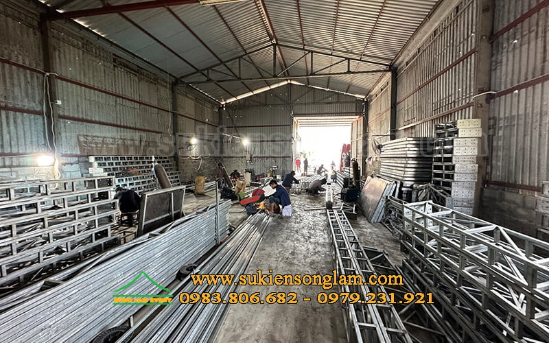 Sản xuất bán nhà bạt trong suốt
