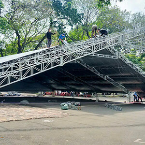 Sản xuất nhà bạt không gian