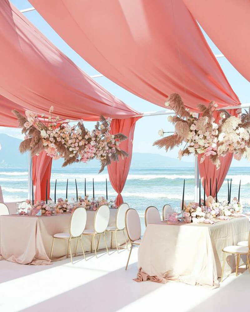 Rạp cưới màu hồng