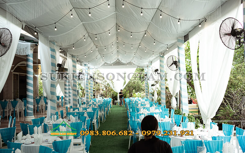 Rạp cưới màu xanh ngọc Rạp cưới màu xanh ngọc