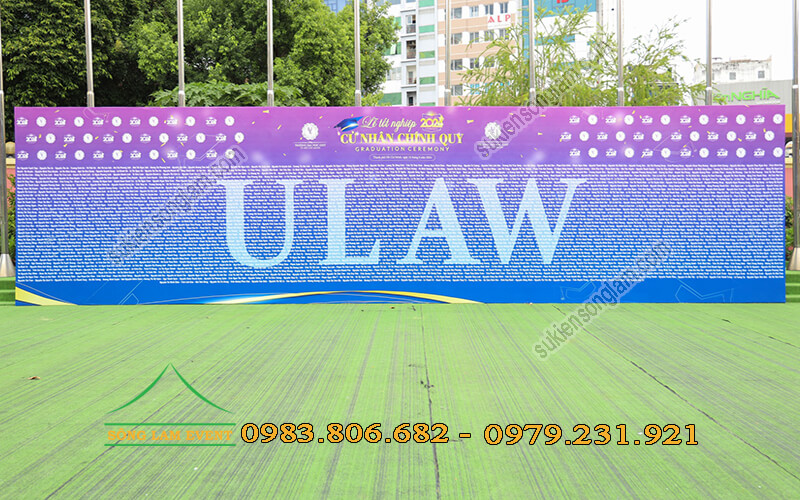 Cho thuê backdrop tổ chức lễ tốt nghiệp trường đại học Luật Tphcm