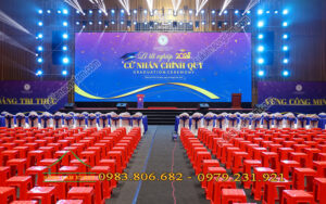 Cho thuê bàn ghế sự kiện tổ chức lễ tốt nghiệp trường đại học Luật Tphcm