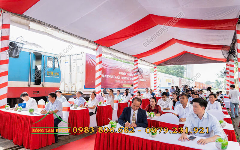 Cho thuê nhà bạt tổ chức Lễ khởi hành chuyến tàu vận chuyển dừa qua TQ