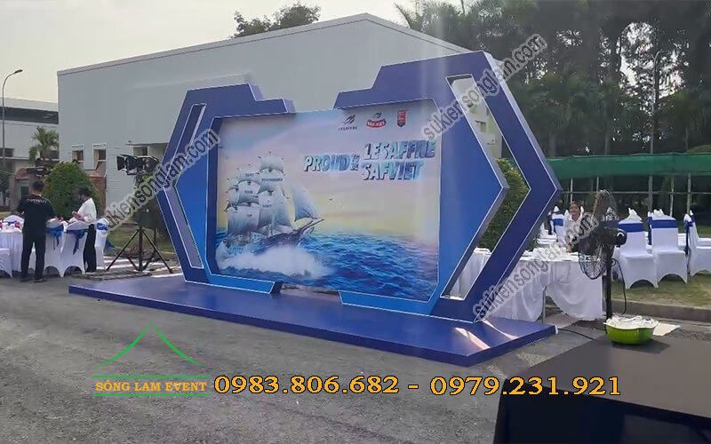 Thi công background sự kiện tổ chức Year End Party Saf-Việt tại Long An Thi công background sự kiện tổ chức Year End Party Saf-Việt tại Long An