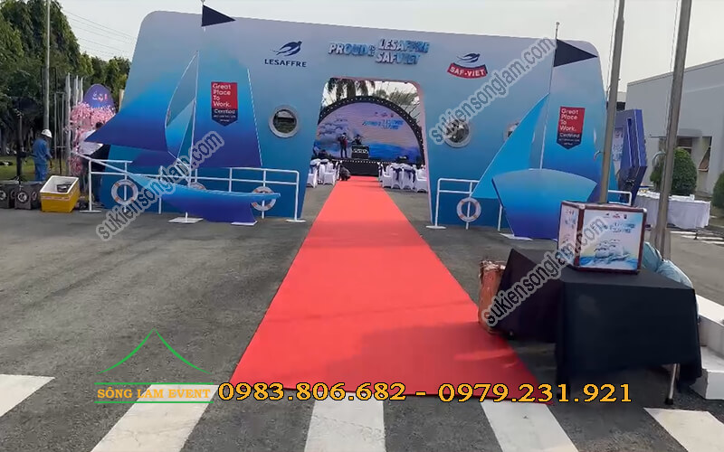 Thi công cổng chào sự kiện tổ chức Year End Party Saf-Việt tại Long An Thi công cổng chào sự kiện tổ chức Year End Party Saf-Việt tại Long An