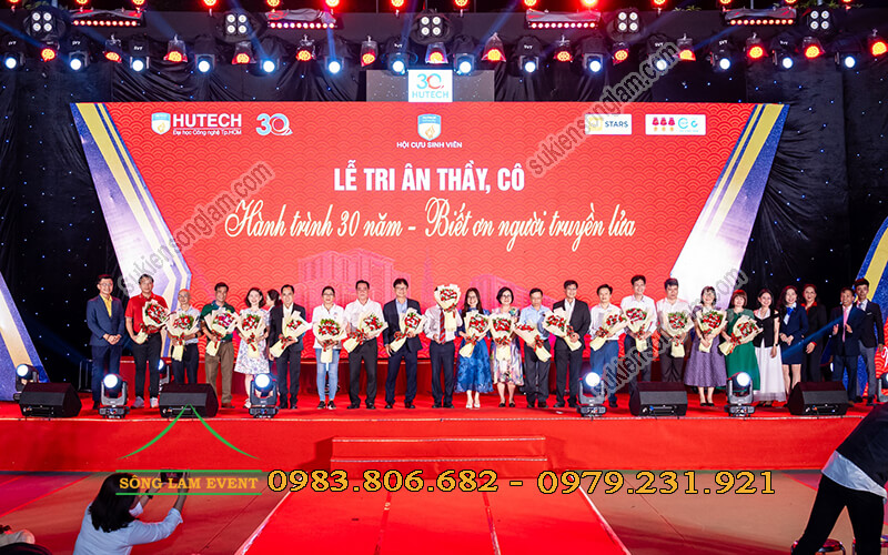 Cho thuê sân khấu sự kiện tổ chức Đêm hội văn hóa HUTECH 30 năm Ngày trở về Cho thuê sân khấu sự kiện tổ chức Đêm hội văn hóa HUTECH 30 năm Ngày trở về