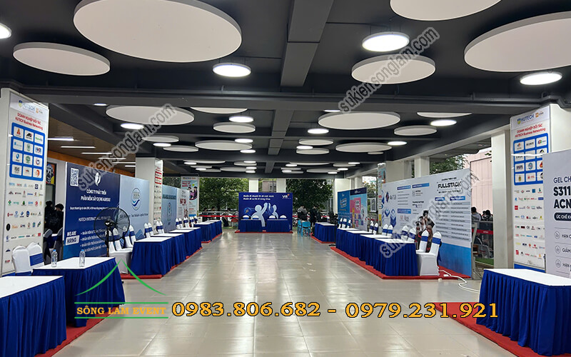 Cho thuê bàn ghế sự kiện tổ chức HUTECH International Job Fair 2025 Cho thuê bàn ghế sự kiện tổ chức HUTECH International Job Fair 2025