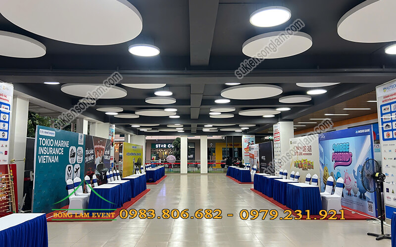 Cho thuê bàn ghế sự kiện tổ chức HUTECH International Job Fair 2025 Cho thuê bàn ghế sự kiện tổ chức HUTECH International Job Fair 2025
