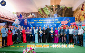 Cho thuê khung backdrop Ngày hội doanh nhân di dân giáo phận Vinh Tphcm