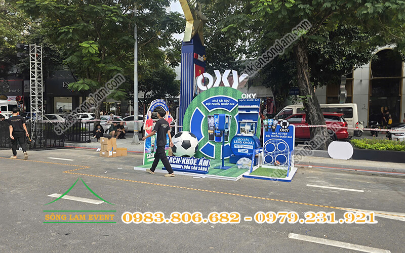Thi công booth gian hàng Cùng Oxy cổ vũ đội tuyển U22 tại đại lộ Lê Lợi