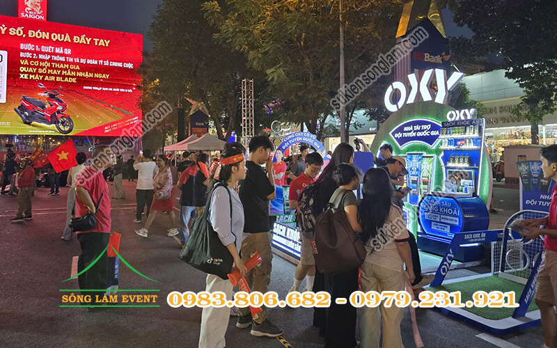 Thi công booth gian hàng Cùng Oxy cổ vũ đội tuyển U22 tại đại lộ Lê Lợi