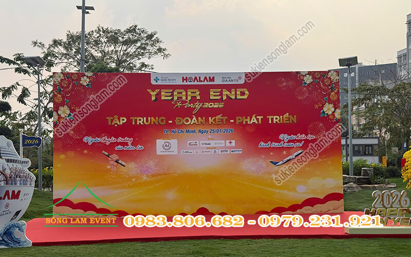 Cho thuê backdrop sự kiện tiệc tất niên 2025-khu y tế kỹ thuật cao TPHCM