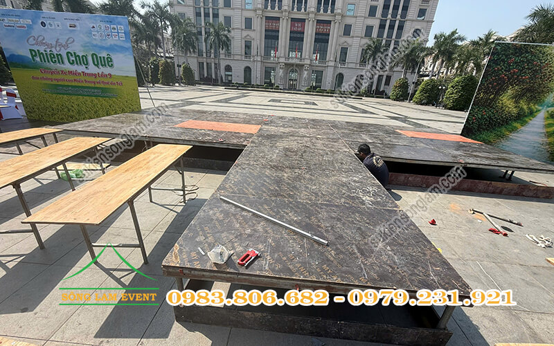 Cho thuê sân khấu sự kiện tố chức phiên chợ quê chuyến xe miền trung lần 9 Cho thuê sân khấu sự kiện tố chức phiên chợ quê chuyến xe miền trung lần 9