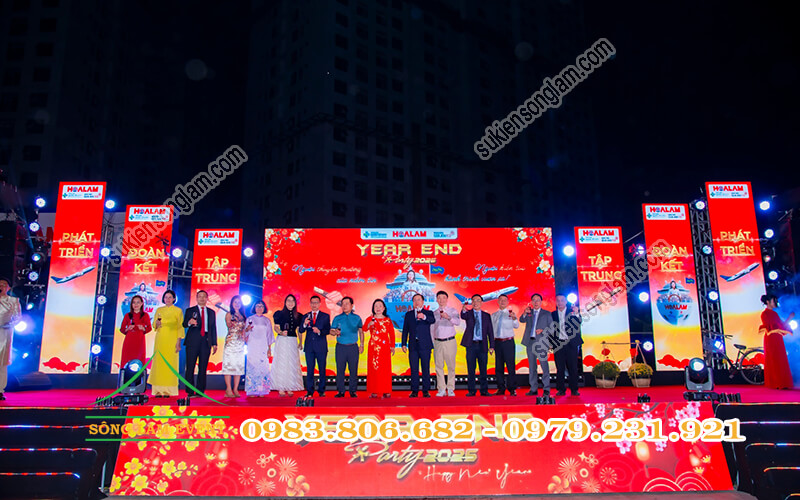 Cho thuê sân khấu sự kiện tổ chức Tiệc tất niên 2025 Khu y tế kỹ thuật cao TPHCM