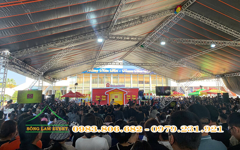 nhà bạt không gian