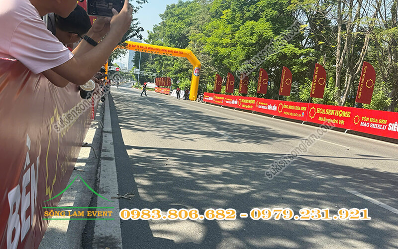 Cho thuê backdrop sự kiện tổ chức Giải xe đạp roller 2026 cup Hoa Sen Home Cho thuê backdrop sự kiện tổ chức Giải xe đạp roller 2026 cup Hoa Sen Home