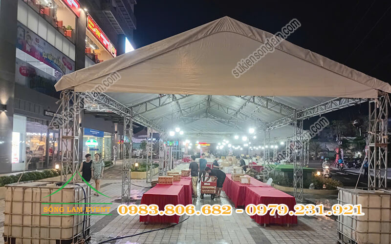 So sánh nhà bạt không gian và nhà bạt truyền thống