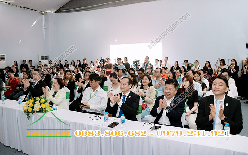 Cho thuê nhà bạt tổ chức lễ kỷ niệm 10 năm thành lập nhà máy C.P.Củ Chi