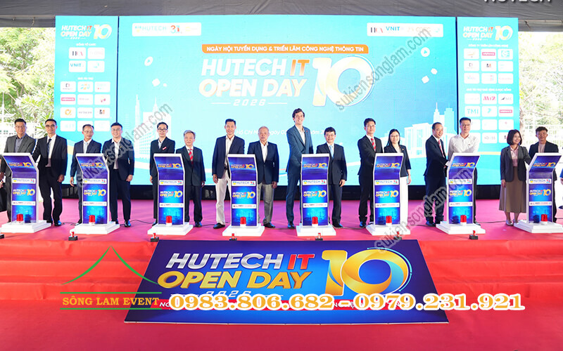 Cho thuê backdrop sự kiện tổ chức Hutech It Open Day 2026