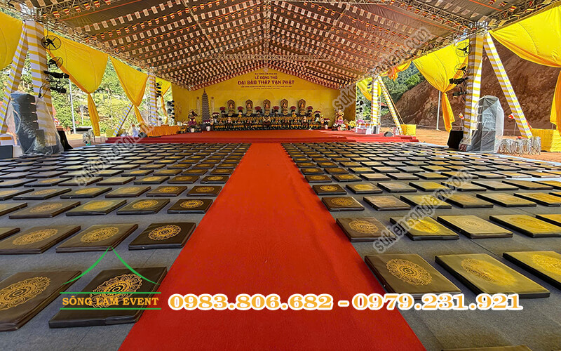 Sàn sân khấu và thảm trải trong nhà bạt không gian