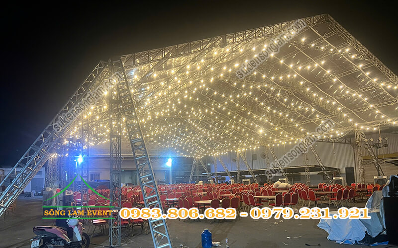 Trang trí trần nhà bạt