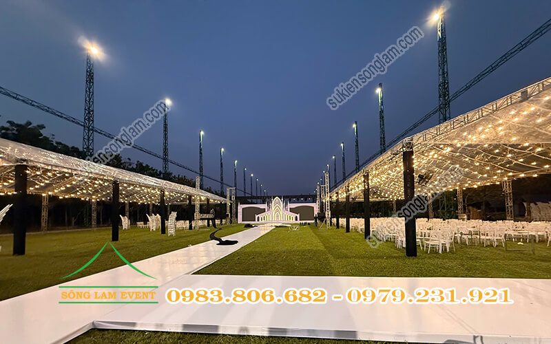 Trang trí trần nhà bạt