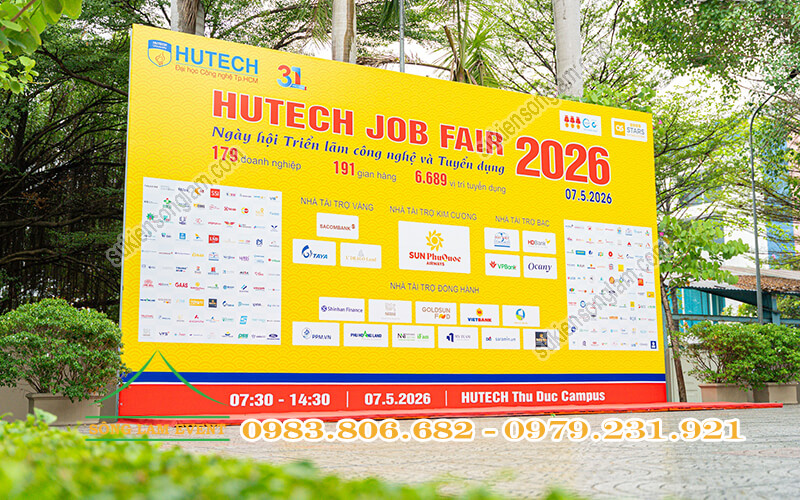 Cho thuê backdrop sự kiện tổ chức Hutech Job Fair 2026 tại TPHCM