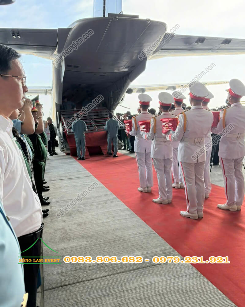 Chương trình vận chuyển mẫu hài cốt liệt sĩ phục vụ giám định ADN tại sân bay Tân Sơn Nhất TPHCM Chương trình vận chuyển mẫu hài cốt liệt sĩ phục vụ giám định ADN tại sân bay Tân Sơn Nhất TPHCM