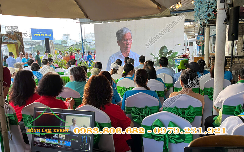 Cho thuê bàn ghế sự kiện tổ chức Ngày hội nhân dân TPHCM xây dựng thành phố xanh sạch